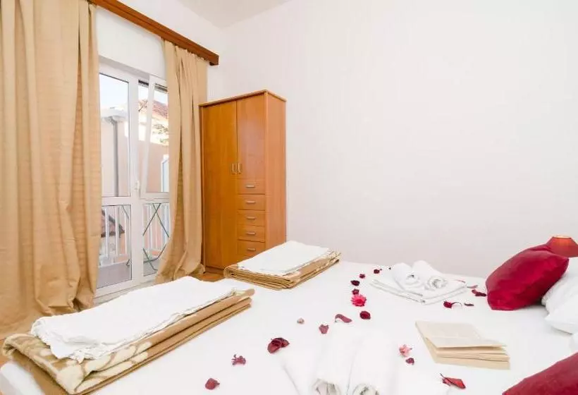 Hotelli Apartments Senjo