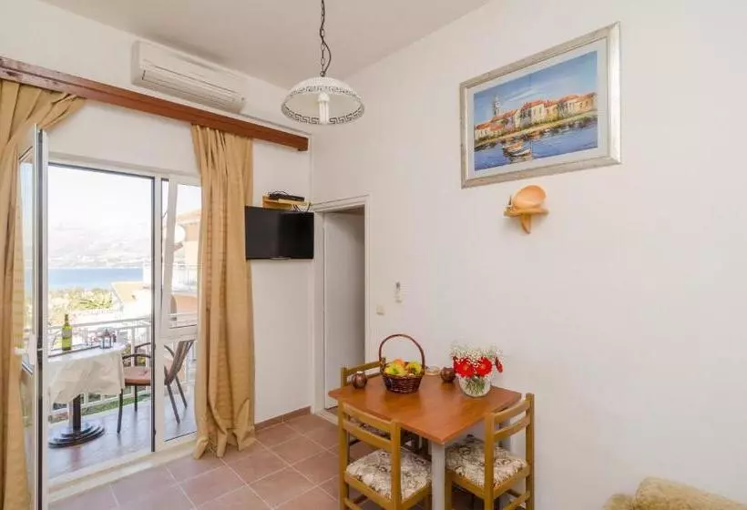 Hotelli Apartments Senjo