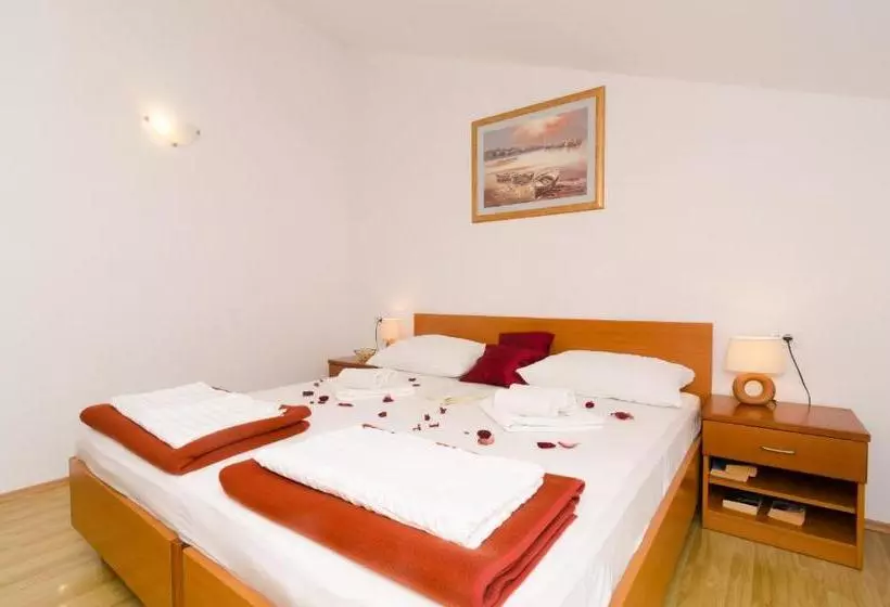 Hotelli Apartments Senjo