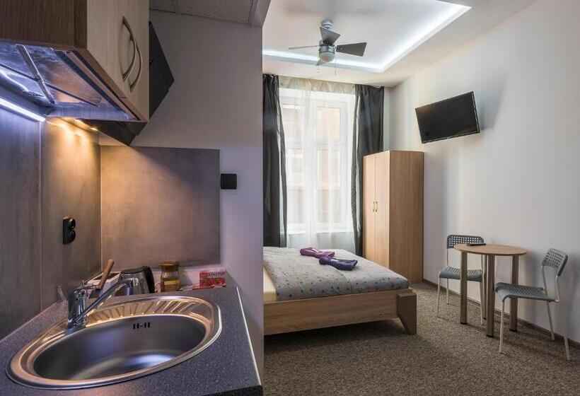 ホテル Hostel 70s And Queen Apartments