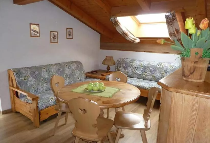 Hotelli Residence Casa Canazei