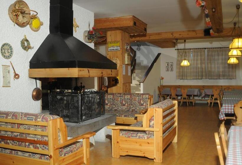 فندق Residence Casa Canazei