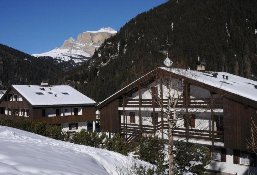 فندق Residence Casa Canazei