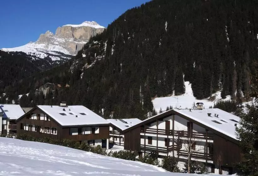 Hotelli Residence Casa Canazei