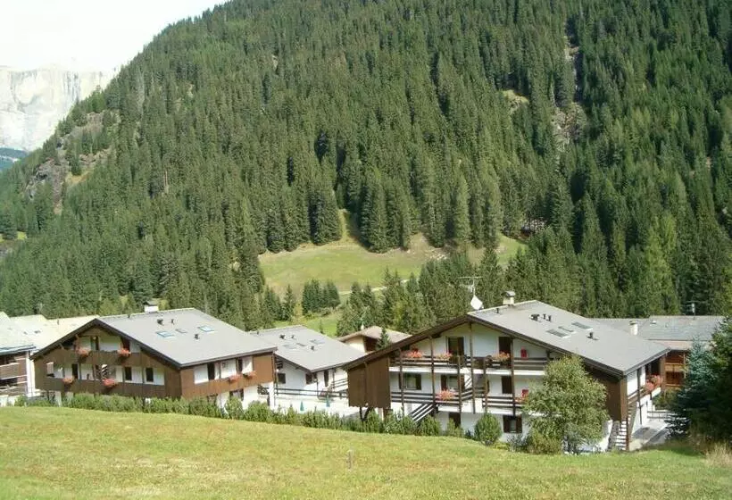 Hotelli Residence Casa Canazei