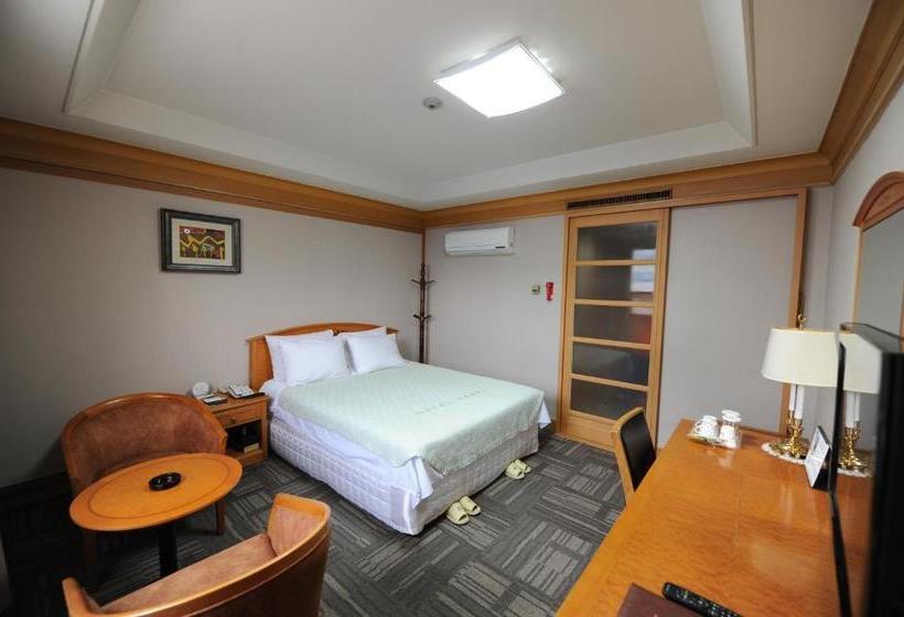 Fotos del hotel Savoy:  11