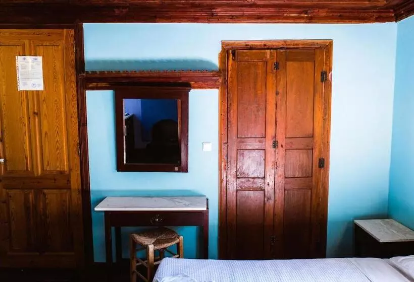 Karnayo Traditional Houses