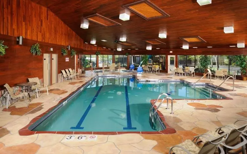 The Pointe Hotel And Suites