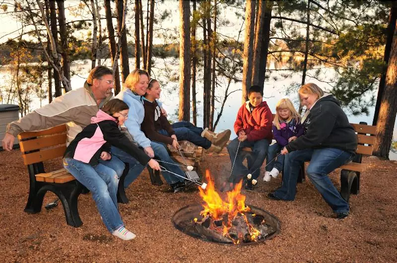 The Pointe Hotel And Suites