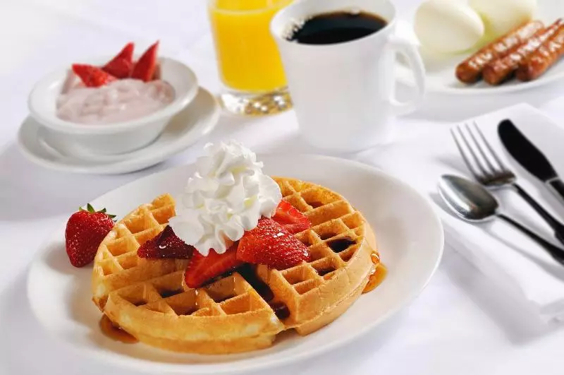 The Pointe Hotel And Suites