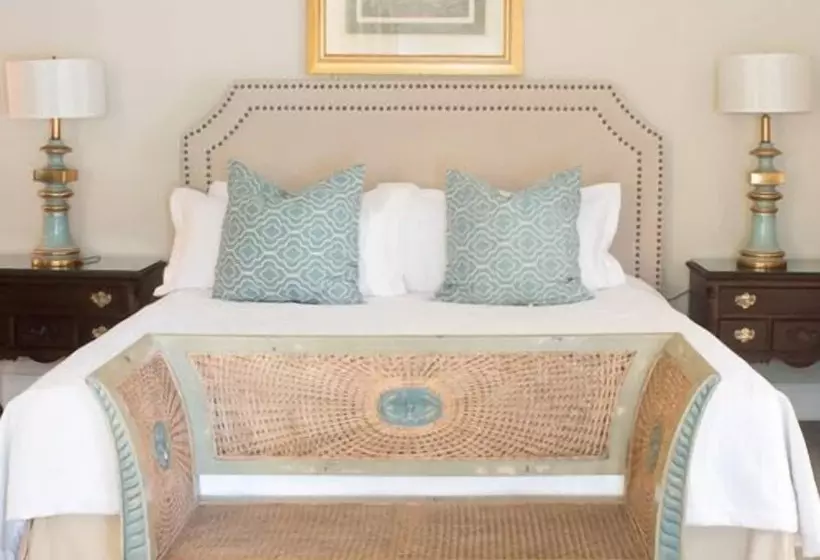 ホテル Carriage House Inn