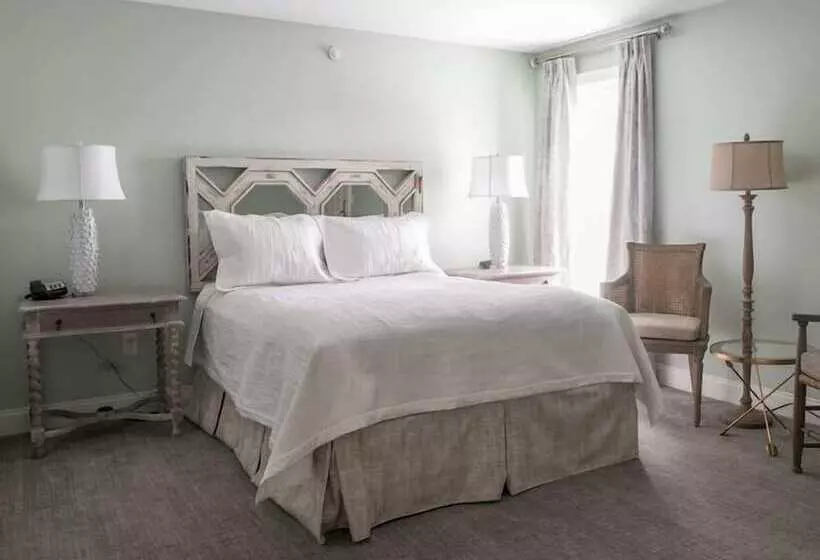 ホテル Carriage House Inn