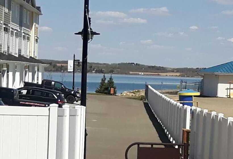 Отель Edgewater Inn