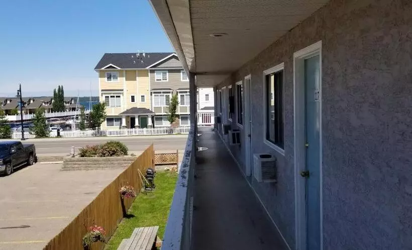 Hotelli Edgewater Inn