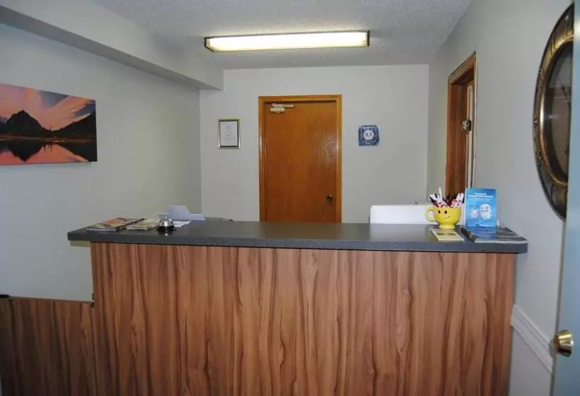 Hotelli Edgewater Inn