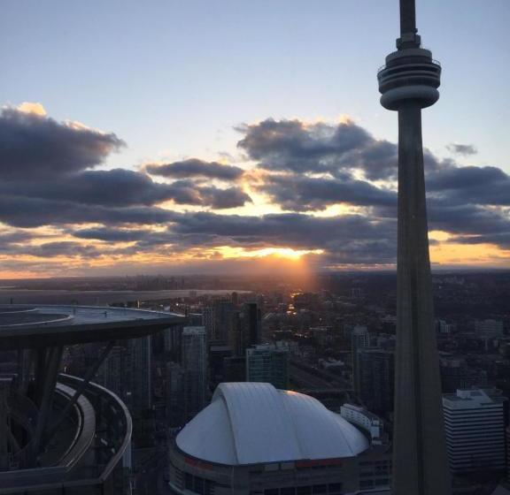 هتل Downtown Condo 20th Floor Lake View Suite