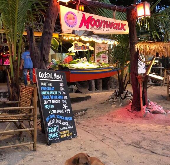 Отель Moonwalk Lanta Resort