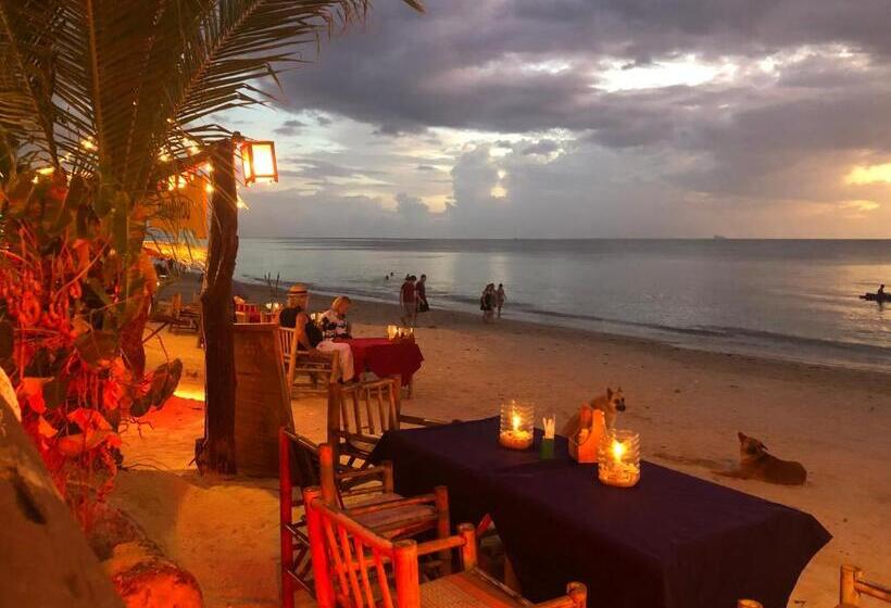 Отель Moonwalk Lanta Resort