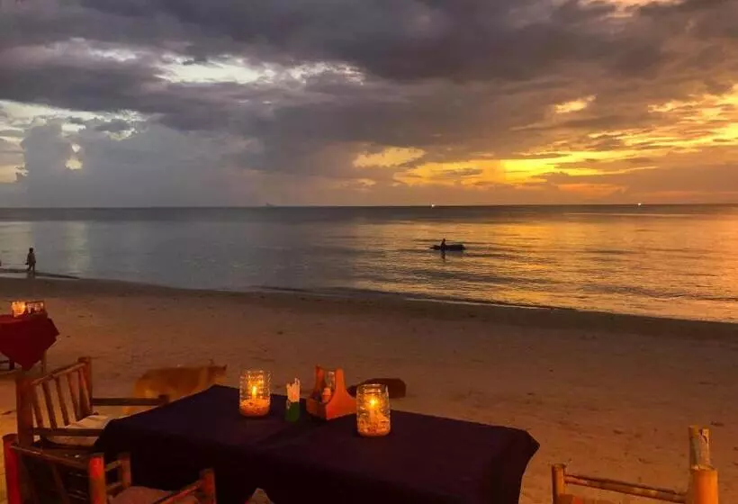 ホテル Moonwalk Lanta Resort