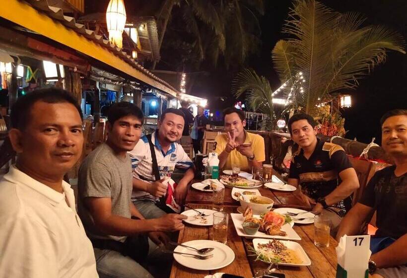 Отель Moonwalk Lanta Resort