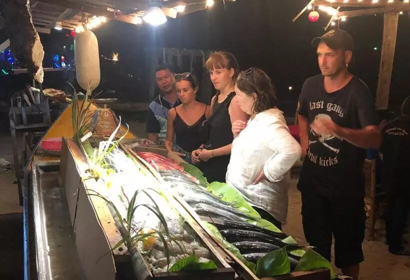 ホテル Moonwalk Lanta Resort