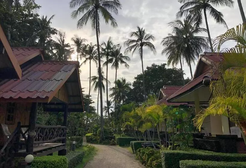 ホテル Moonwalk Lanta Resort