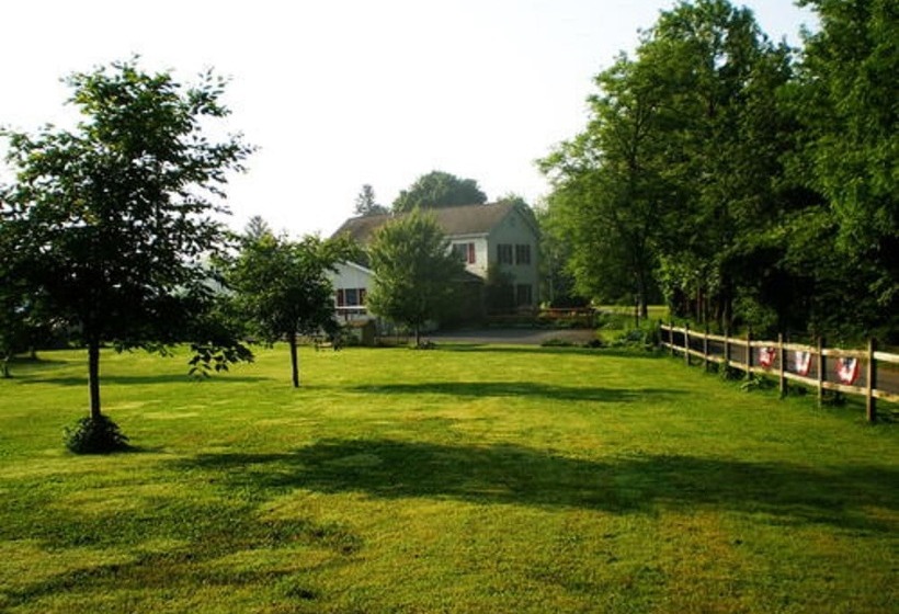 فندق Red Cardinal Bed And Breakfast