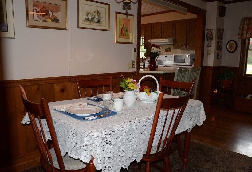 فندق Red Cardinal Bed And Breakfast