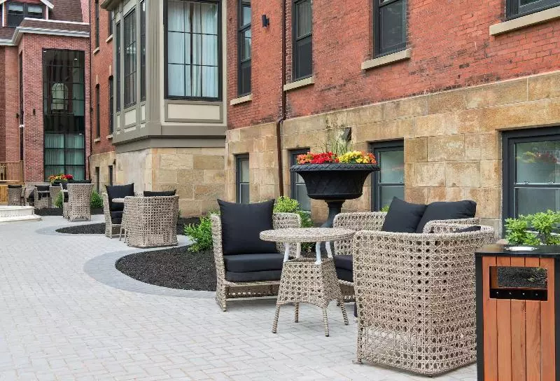 Hotelli Sydney Boutique Inn & Suites