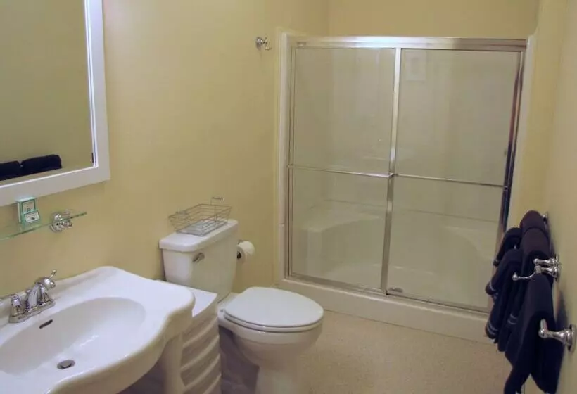 Hotelli Tawsty Flower   Haines Suites