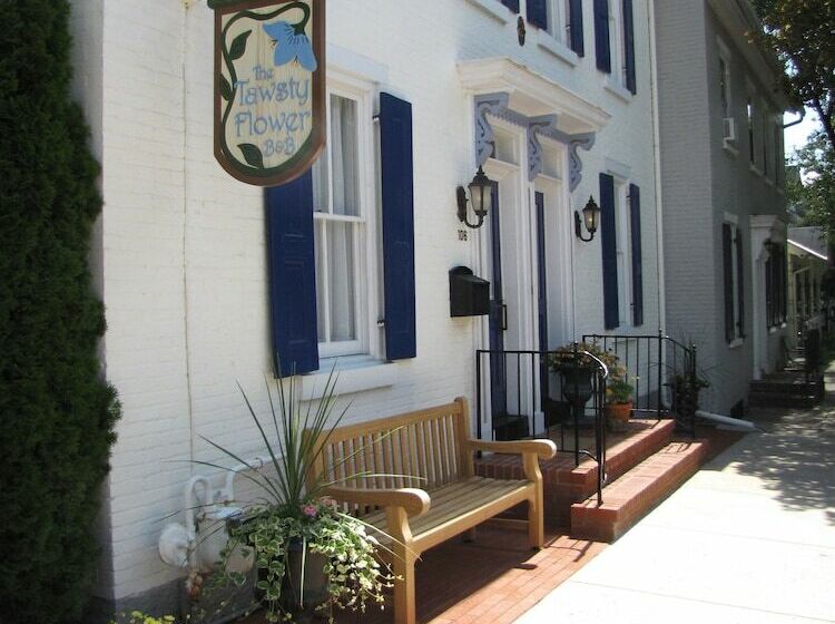 Отель Tawsty Flower   Haines Suites