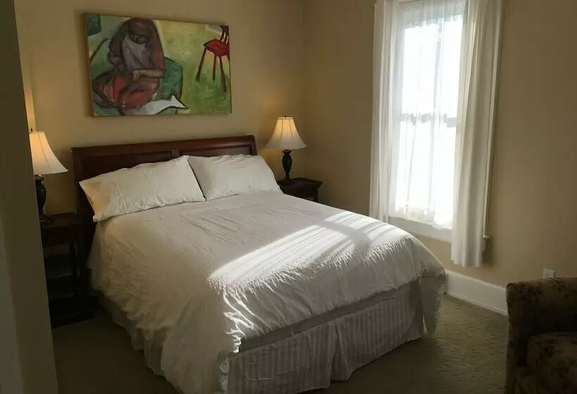 Hotelli Tawsty Flower   Haines Suites