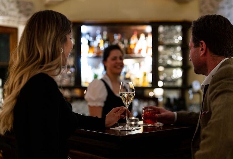 هتل Tennerhof Luxury Chalets