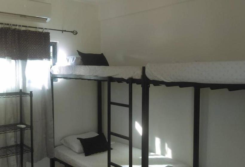 هتل The Beach Club Resort At Caye Caulker