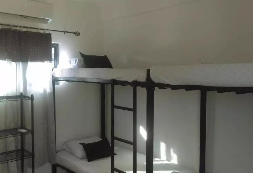 Hotelli The Beach Club Resort At Caye Caulker