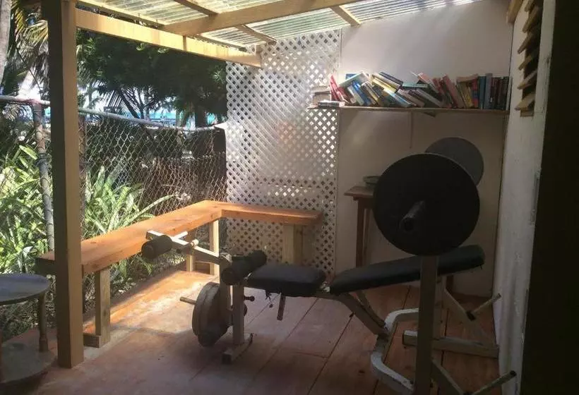 Hotelli The Beach Club Resort At Caye Caulker