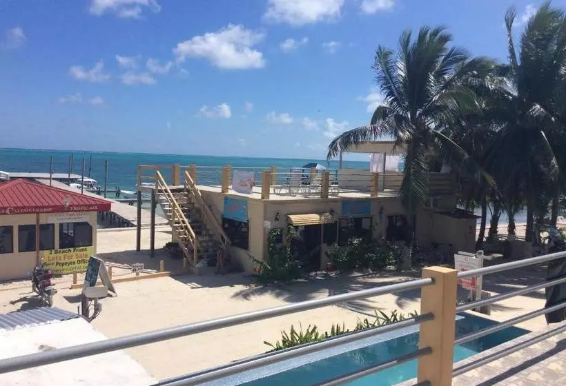 Hotelli The Beach Club Resort At Caye Caulker