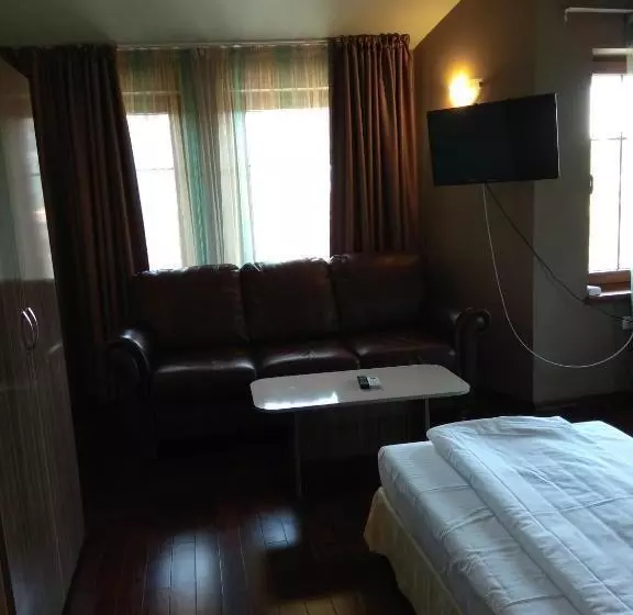 Roots Hotel & Wine Bar