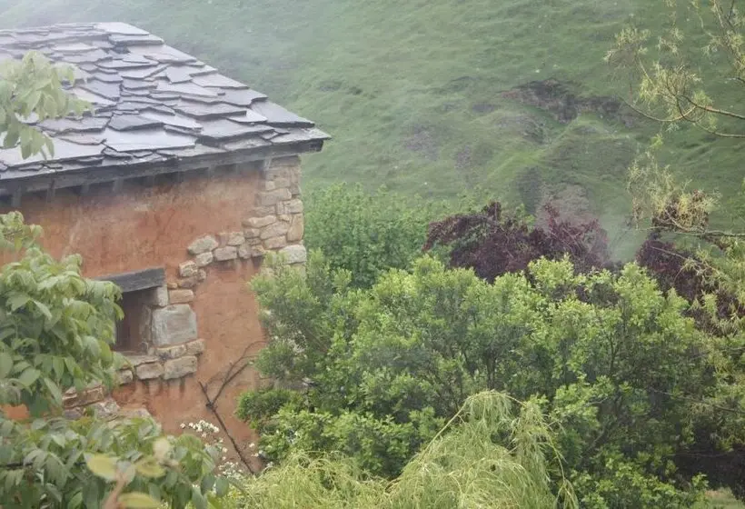 簡易ホテル El Escondite Del Miera