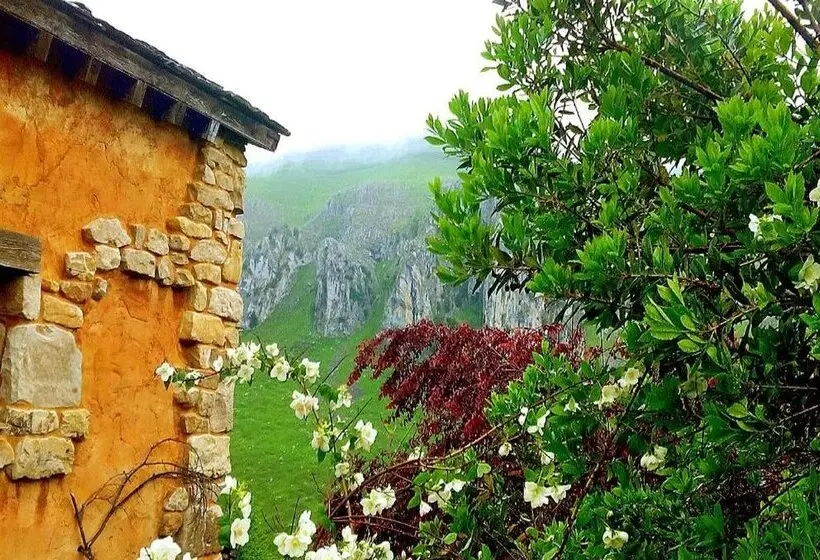 簡易ホテル El Escondite Del Miera