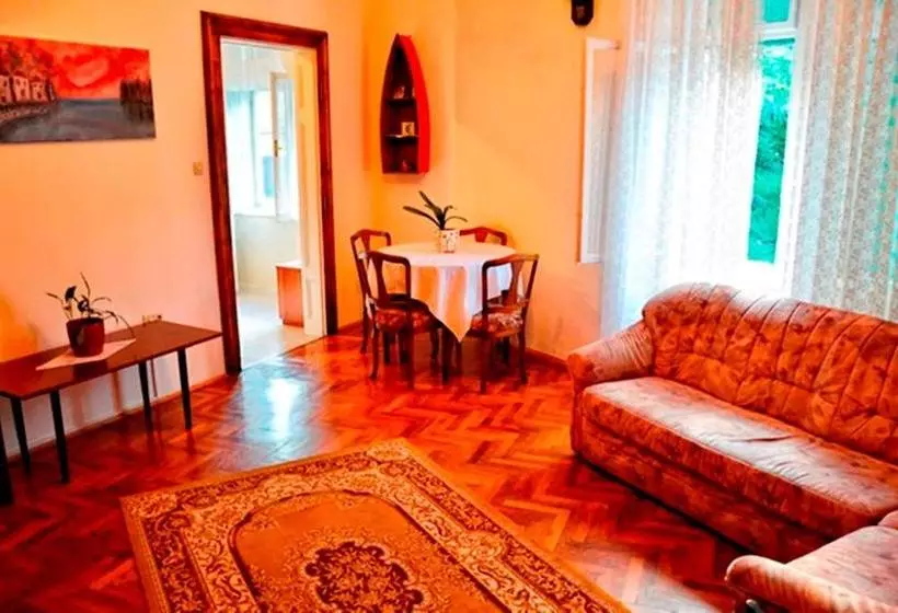 Hotel Apartments Mila