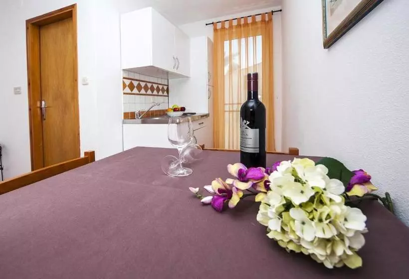 هتل Apartments Villa Borik