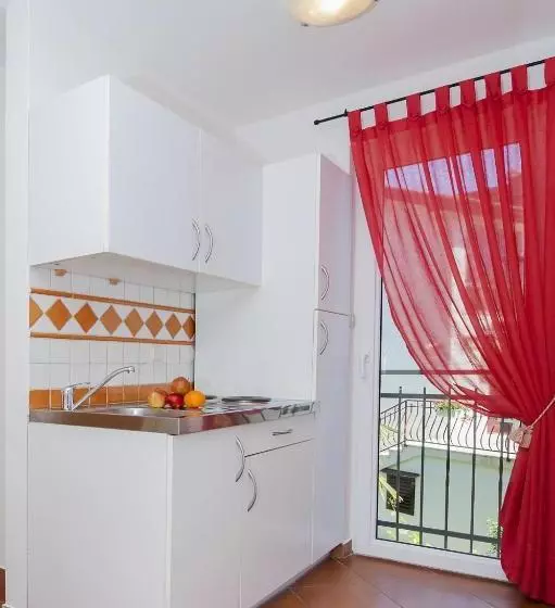 هتل Apartments Villa Borik
