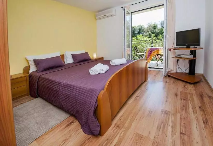 هتل Apartments Villa Borik