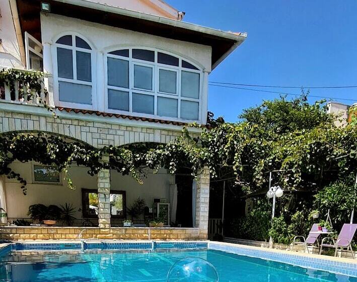 ホテル Art Villa Ines