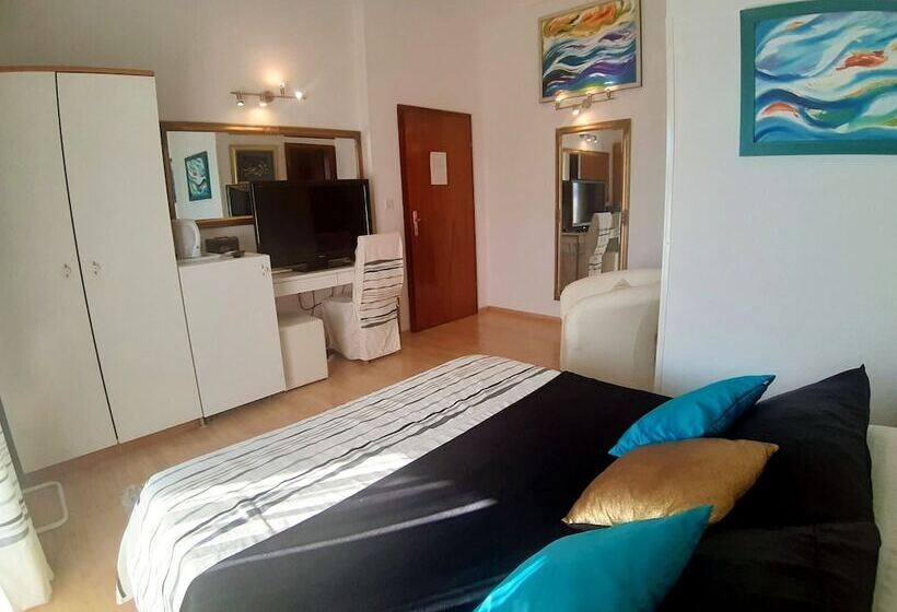 ホテル Art Villa Ines