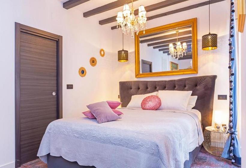 Отель B&b Apartments And Studios Lanii