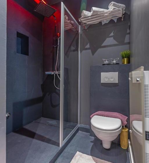 Отель B&b Apartments And Studios Lanii