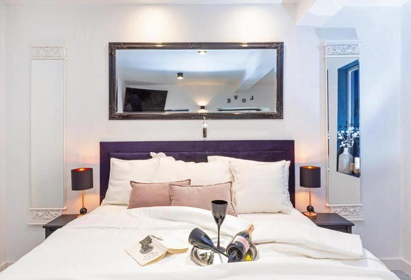 Отель B&b Apartments And Studios Lanii