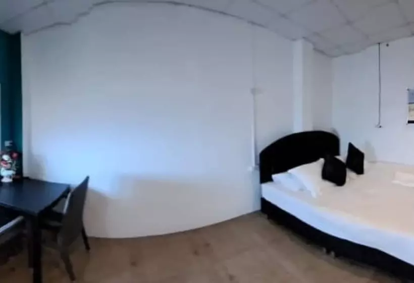 Hotelli Best Stay Hostel